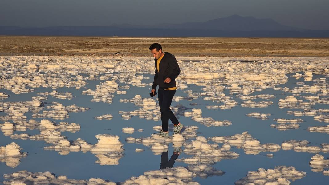 Sosyal medyada gören geliyor! Tuz Gölü'nde ortaya çıktı 7